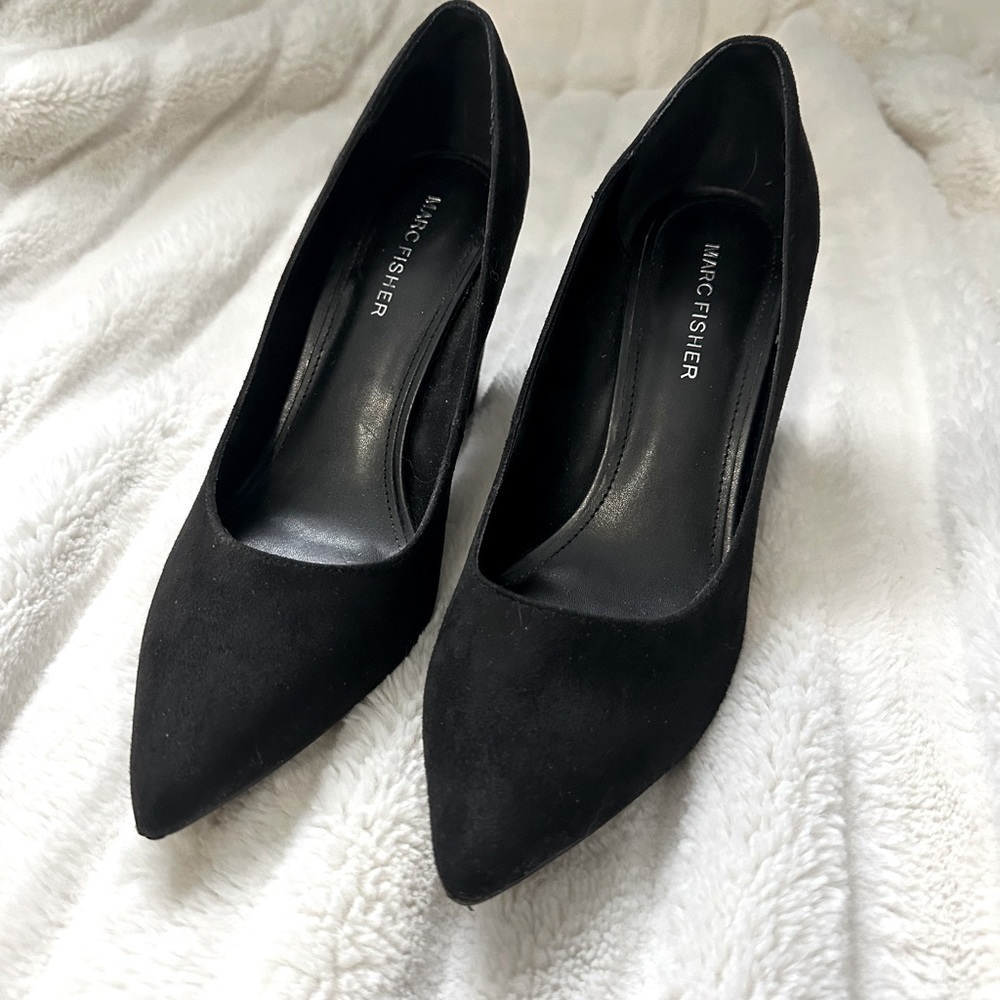 Marc Fischer Pumps, black suede
